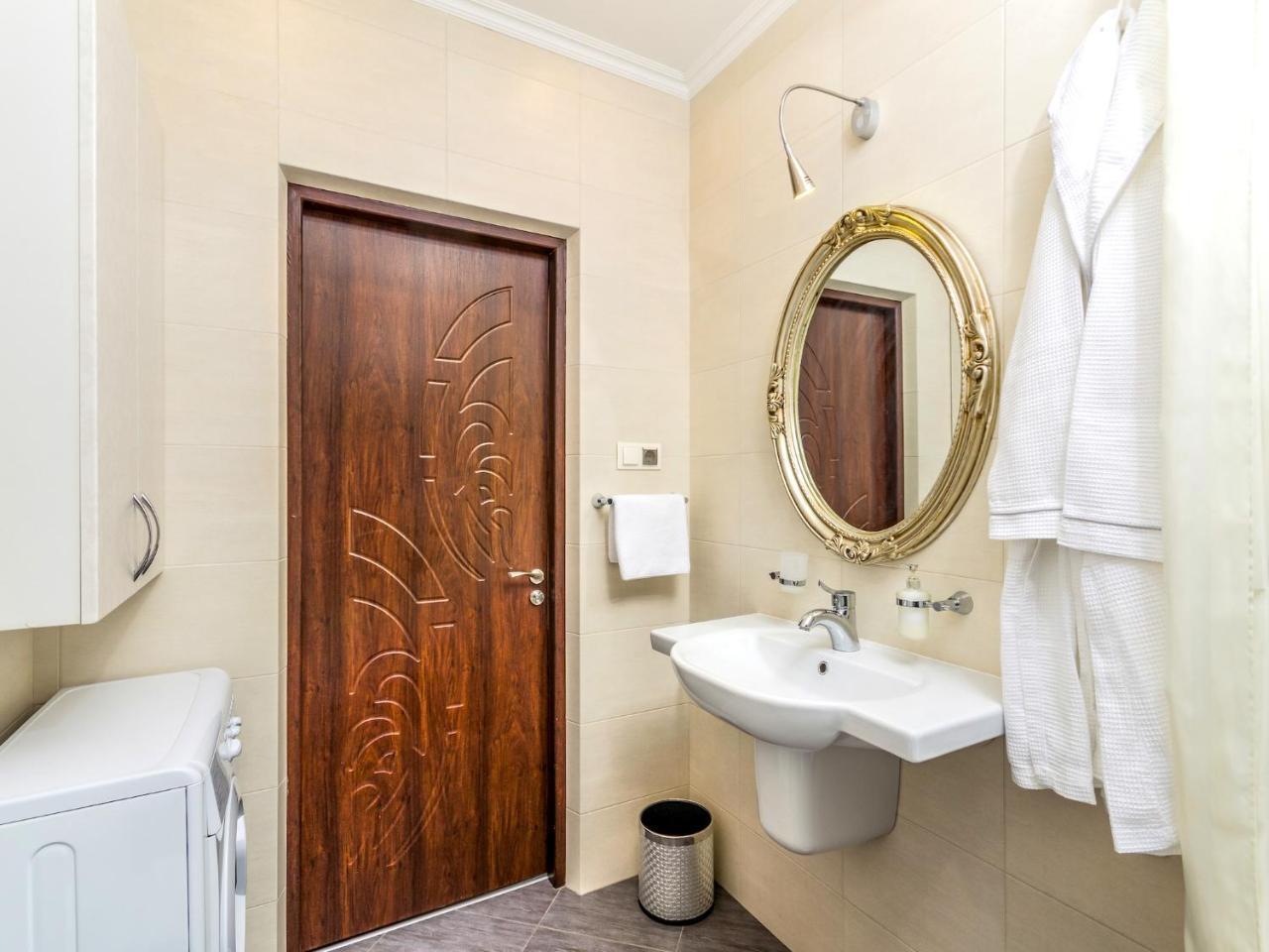 Gregory Hotel Dendrarium Park Kişinev Dış mekan fotoğraf