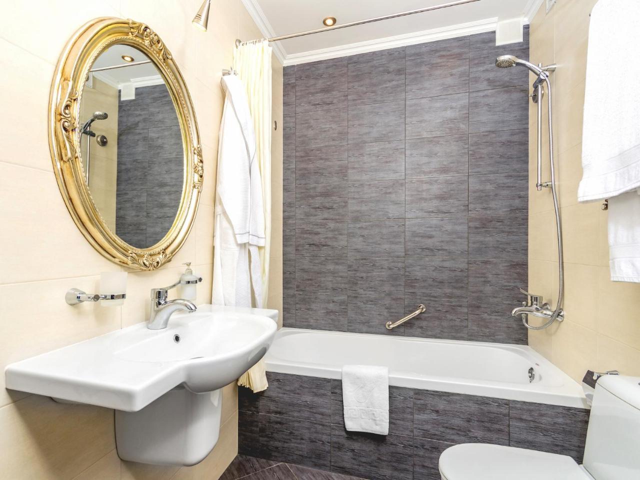Gregory Hotel Dendrarium Park Kişinev Dış mekan fotoğraf